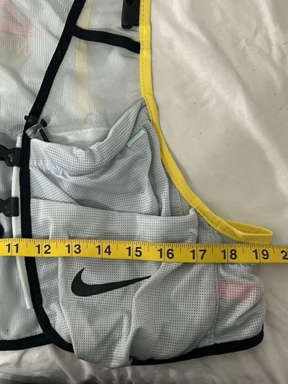Nike Trail Running Vest Womens White With Yellow Trim